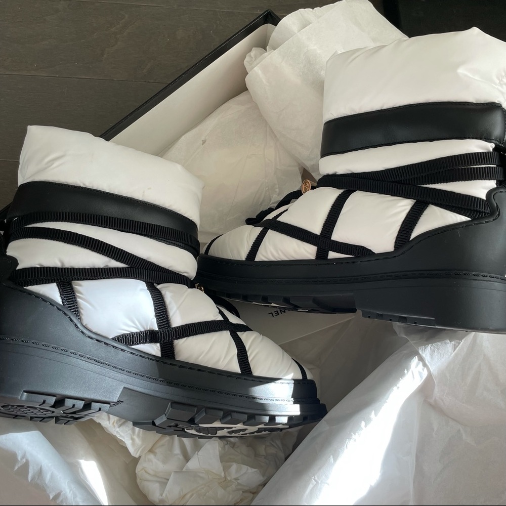 Authentic CHANEL Ice Cleats Snow Boots - Picture 11 of 14